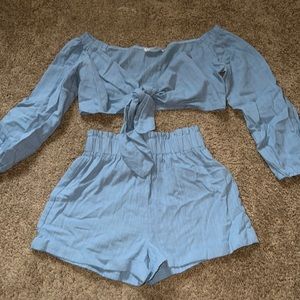 Worn once, super cute two piece set! Perfect for the summer